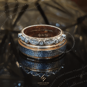 Nhẫn cưới trang trọng